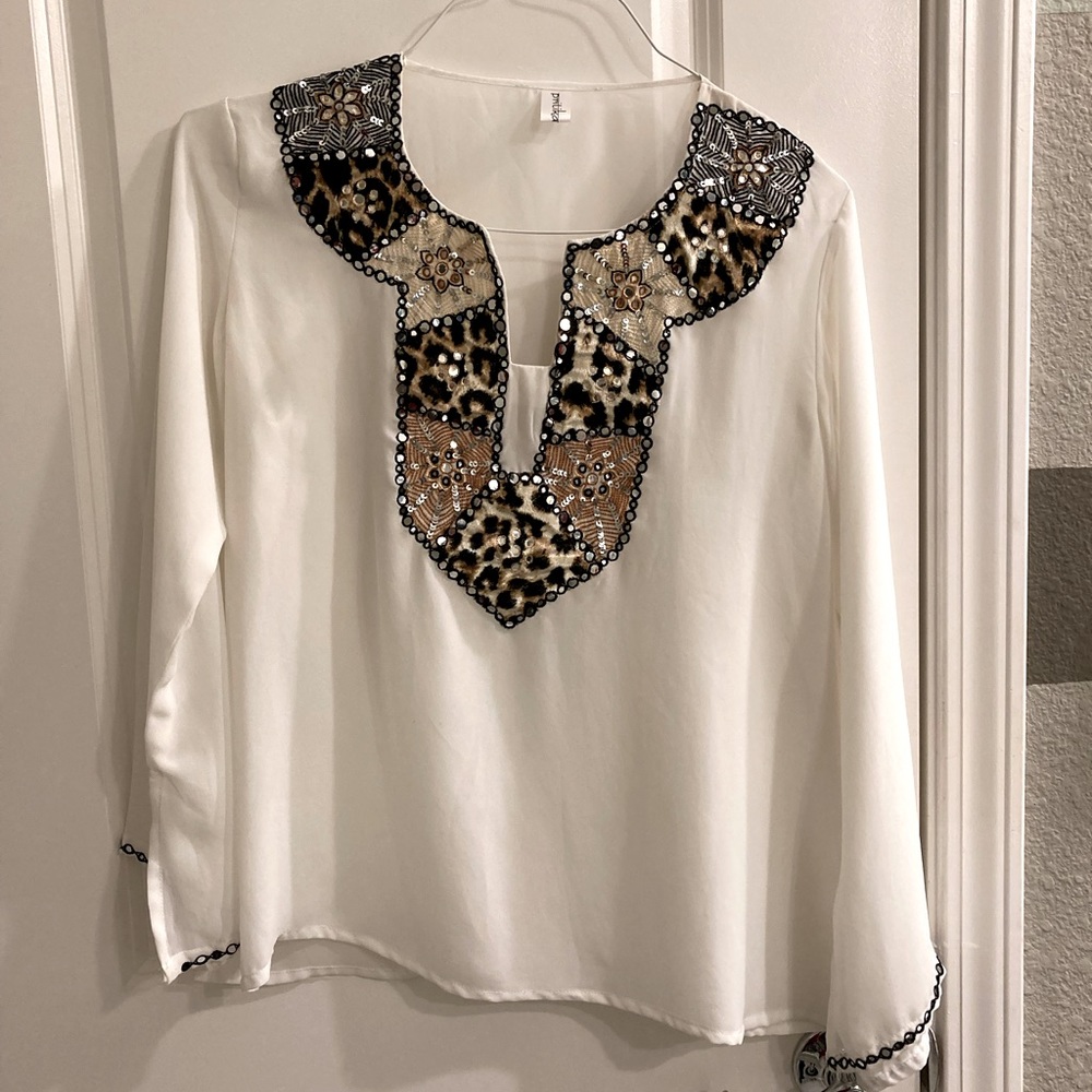 Georgette Top. Excellent Condition. White. Large. Beautiful - Picture 10 of 11